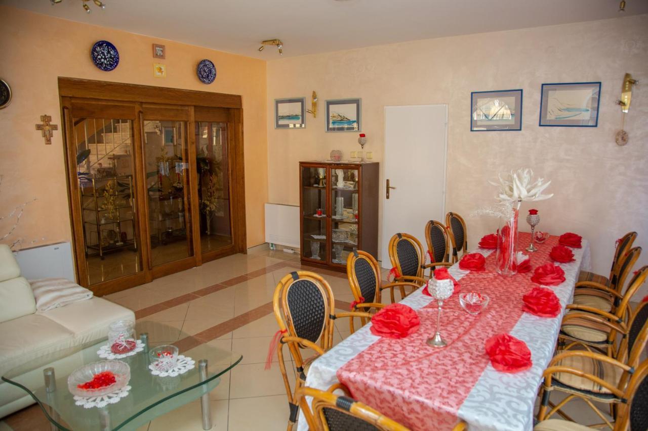 Royal Rooms Novalja Εξωτερικό φωτογραφία
